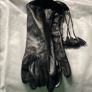 Elegant Black Leather Gloves